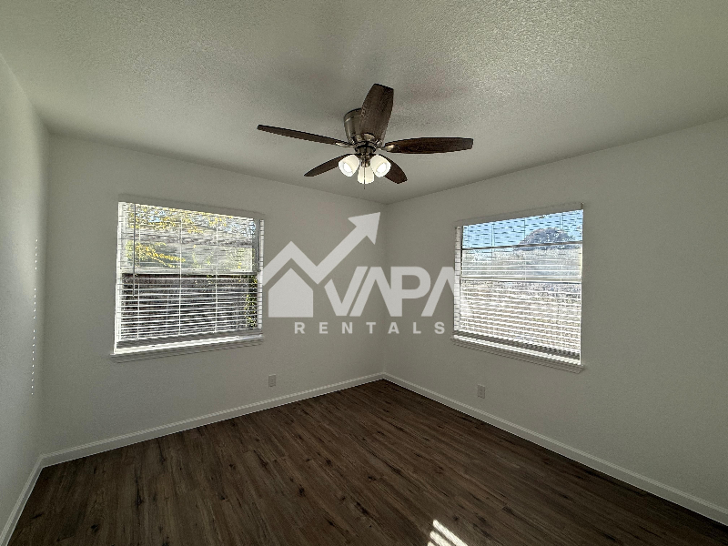 1994 Springvale Dr - Photo 7 of 12