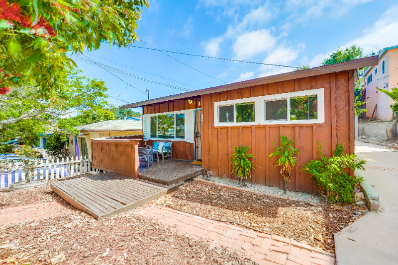 4341 Banning St - Photo 2 of 14