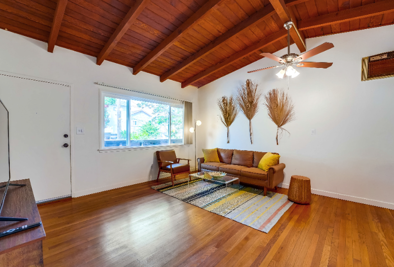 4341 Banning St - Photo 4 of 14