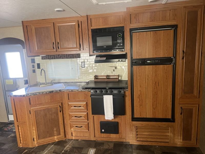 4455 Country Rd - Photo 4 of 10