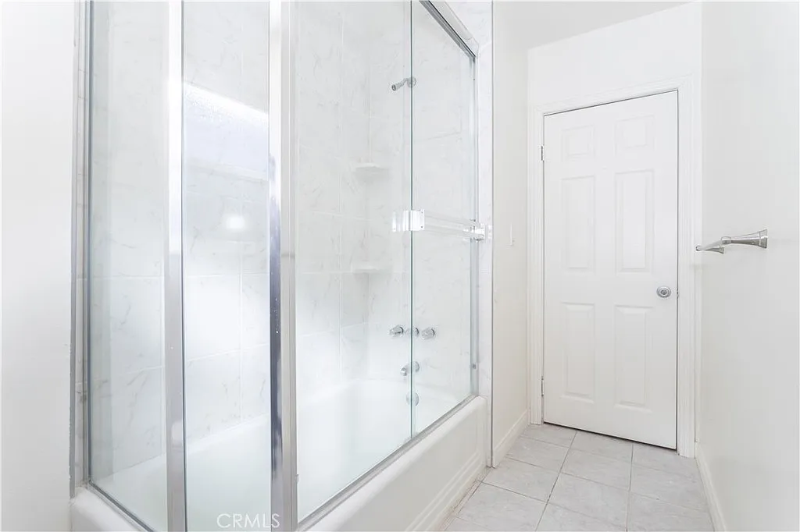 7916 Limerick Ave - Photo 5 of 11