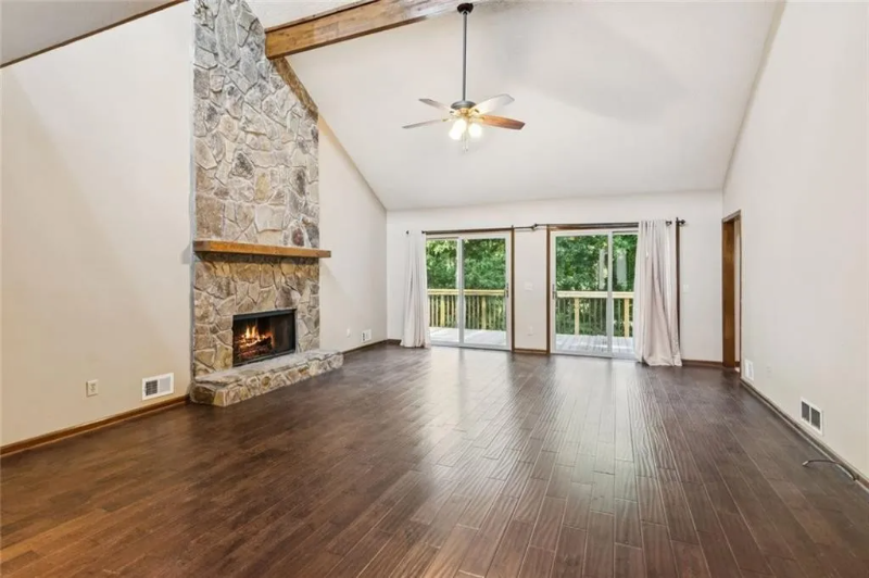 1616 Maple Ridge Dr - Photo 2 of 22