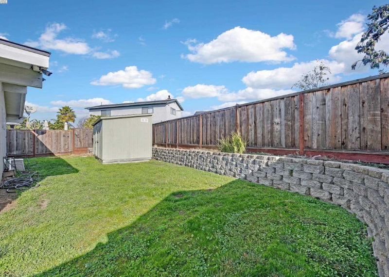 24808 Mango St - Photo 3 of 7