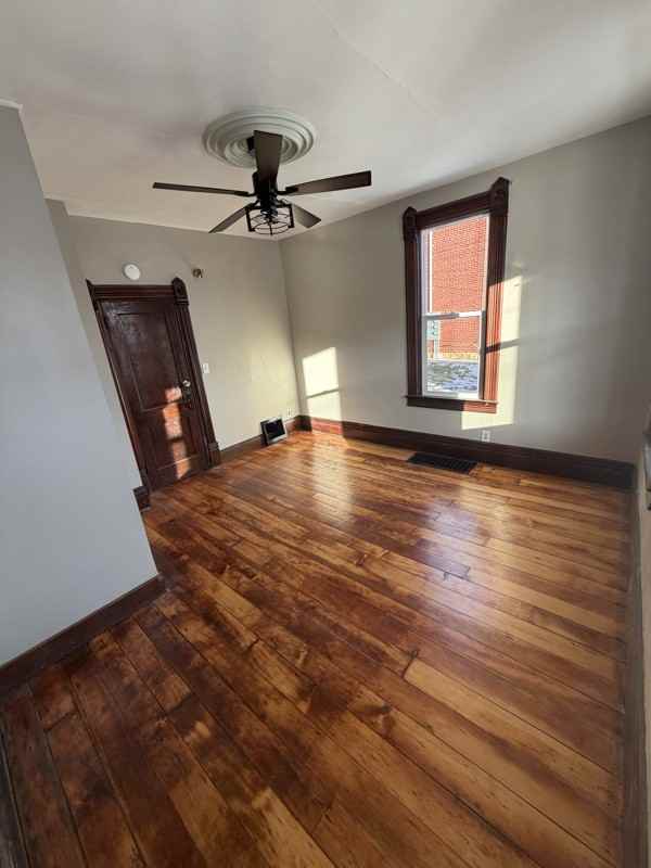 489 Almond St #1 - Photo 6 of 9