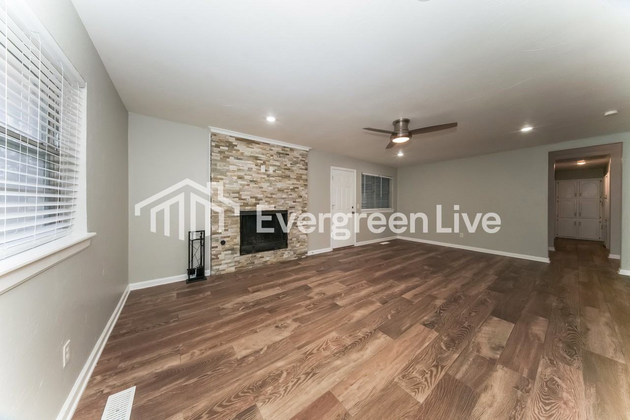 609 Banner Ave - Photo 4 of 16