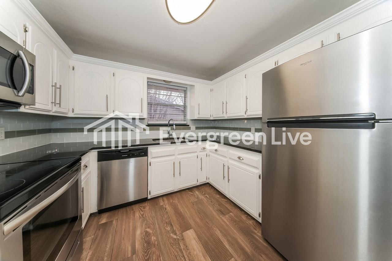 609 Banner Ave - Photo 7 of 16