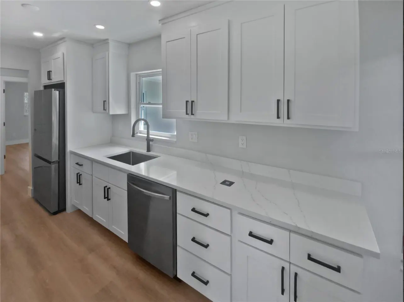 7812 N 53rd St - Photo 2 of 27