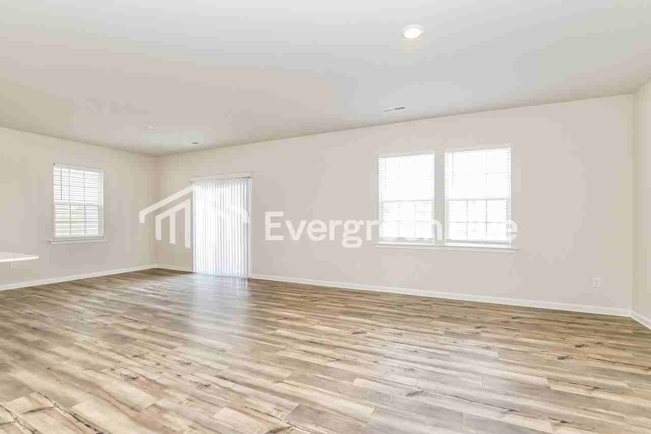 5519 Hydrangea St - Photo 6 of 16