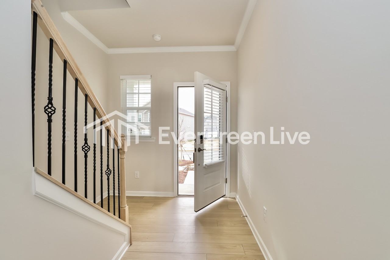 5543 Hydrangea St - Photo 3 of 15