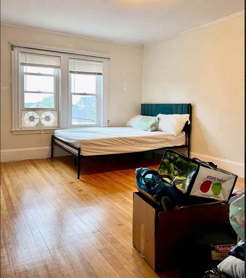 887 Broadway #1 - Photo 7 of 8