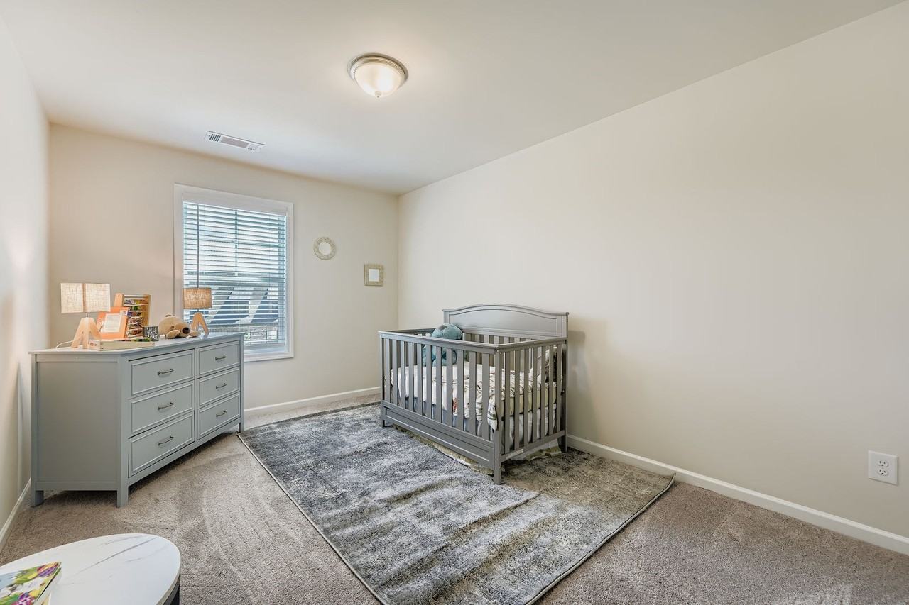 131 Pyrus Ln - Photo 5 of 48