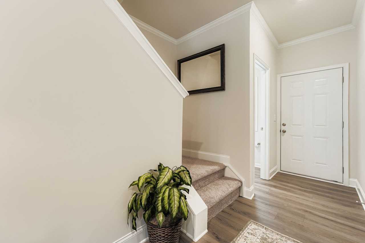 127 Pyrus Ln - Photo 6 of 48