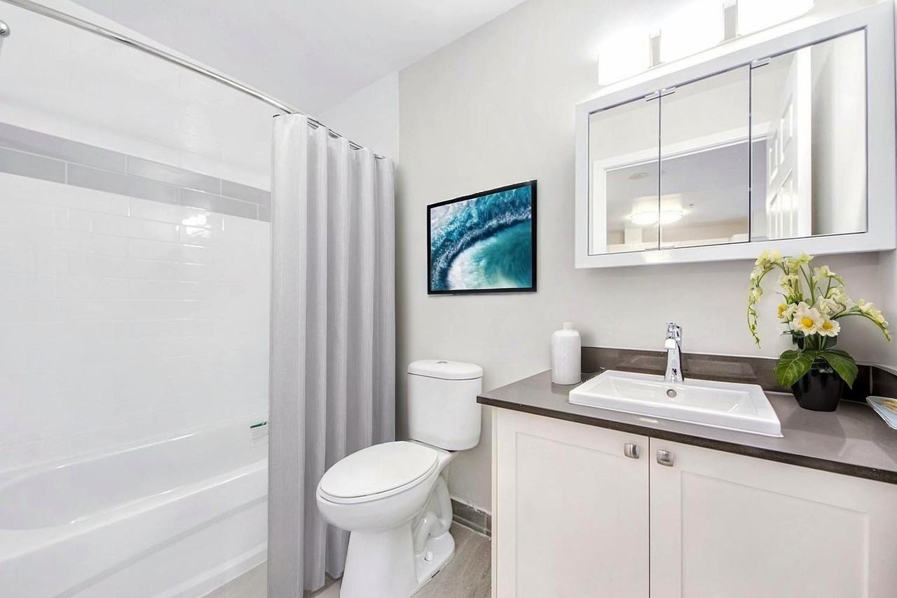 890 Mount Pleasant Apartments - Photo 4 of 11