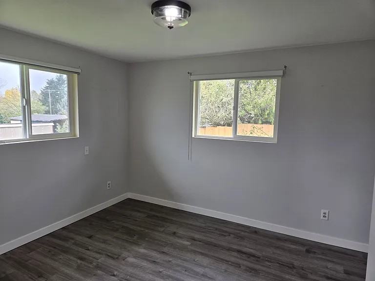 3216 72nd Street East - Photo 7 of 17