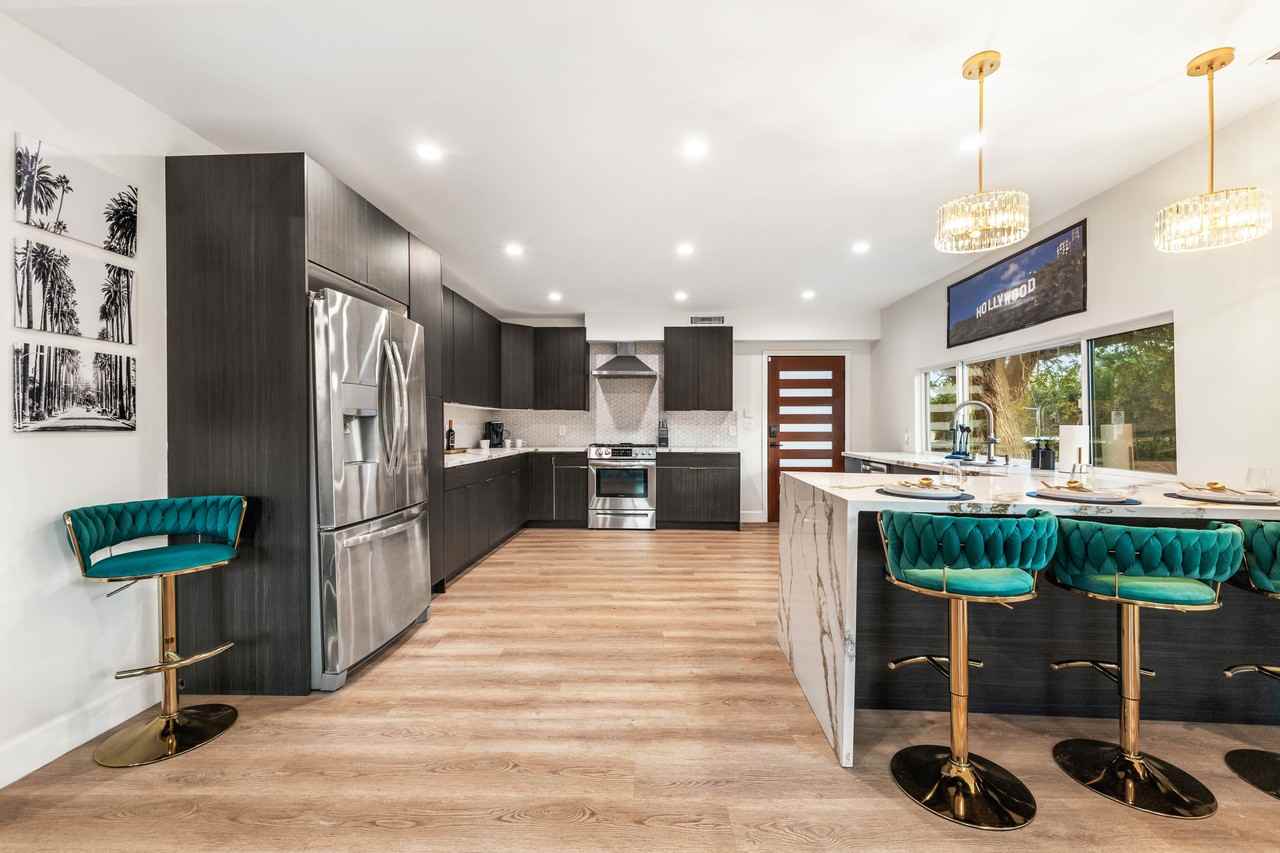 1400 N Orange Dr #NA - Photo 7 of 32