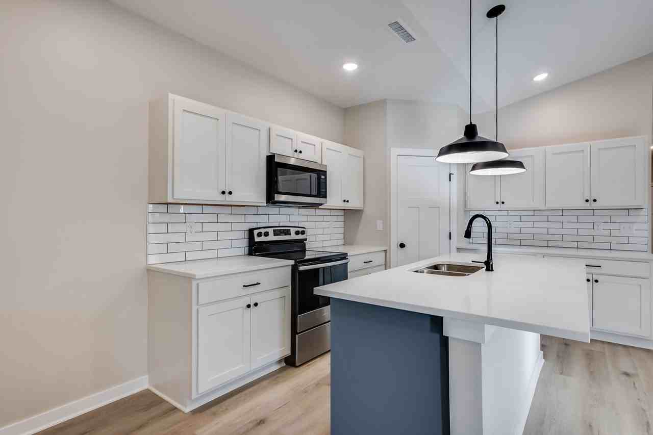 3747 3747 W 30th St N - Photo 5 of 18