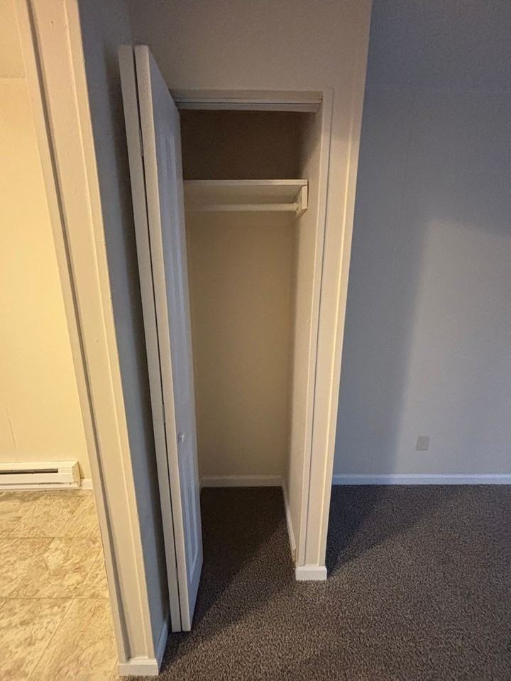 Country Manor-824 E Wyman Street - Photo 5 of 23