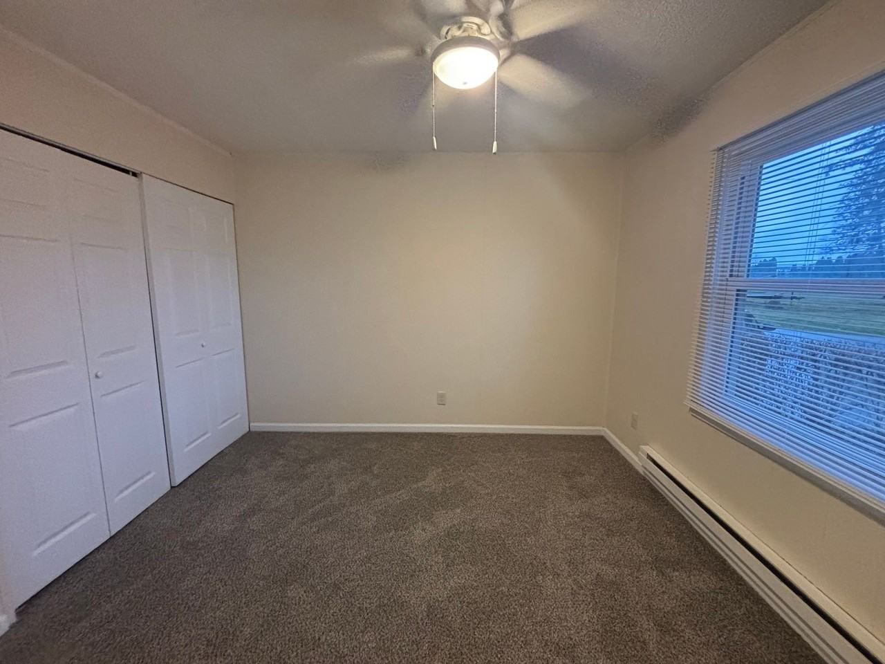 Country Manor-824 E Wyman Street - Photo 7 of 23