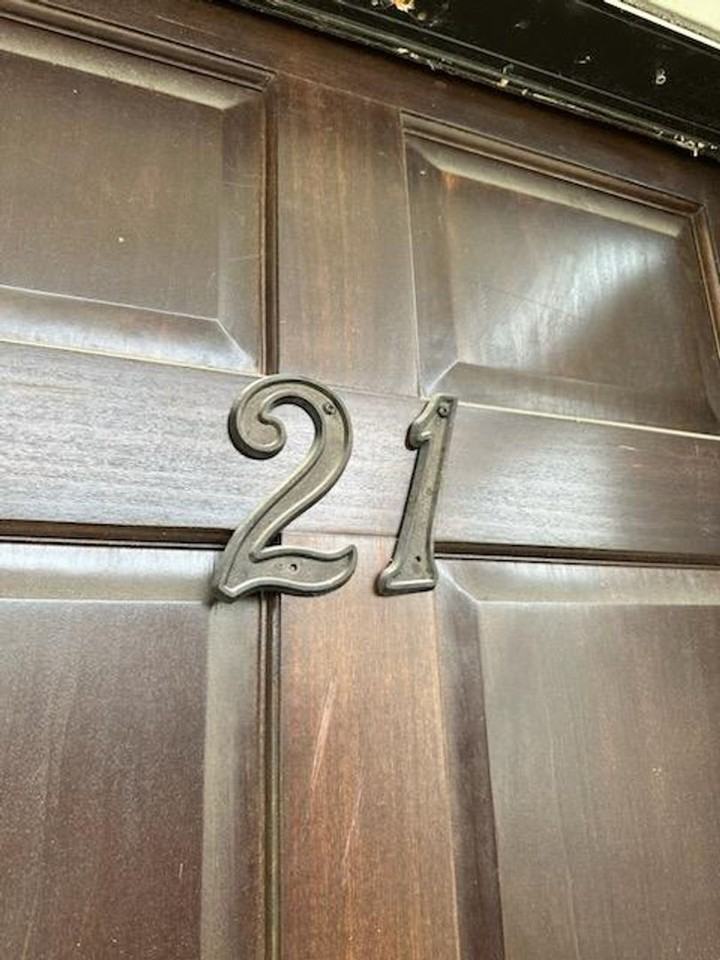 RENT SUX - 110 ALDERSON STREET - Photo 5 of 8