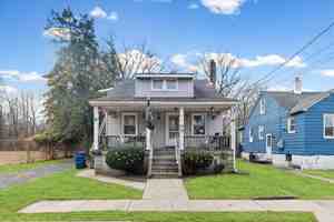 featured image of 139 Leona Ave #2