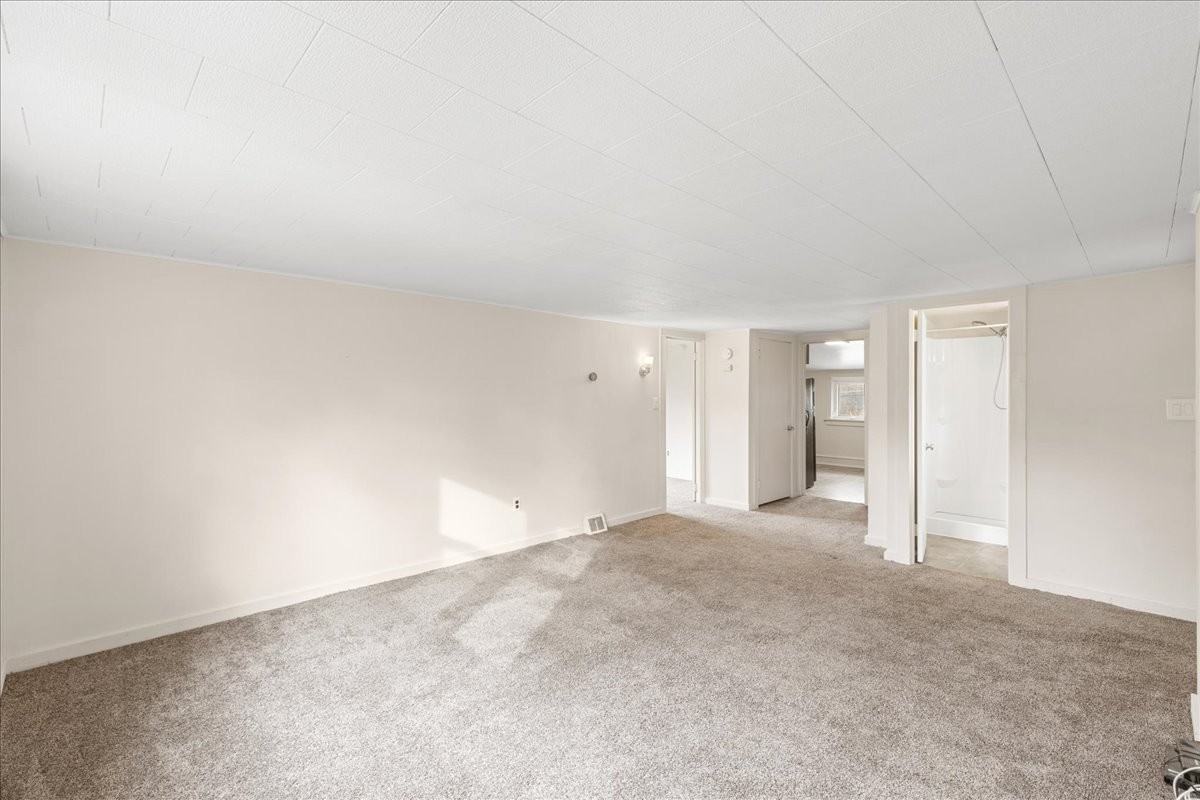 139 Leona Ave #2 - Photo 6 of 21