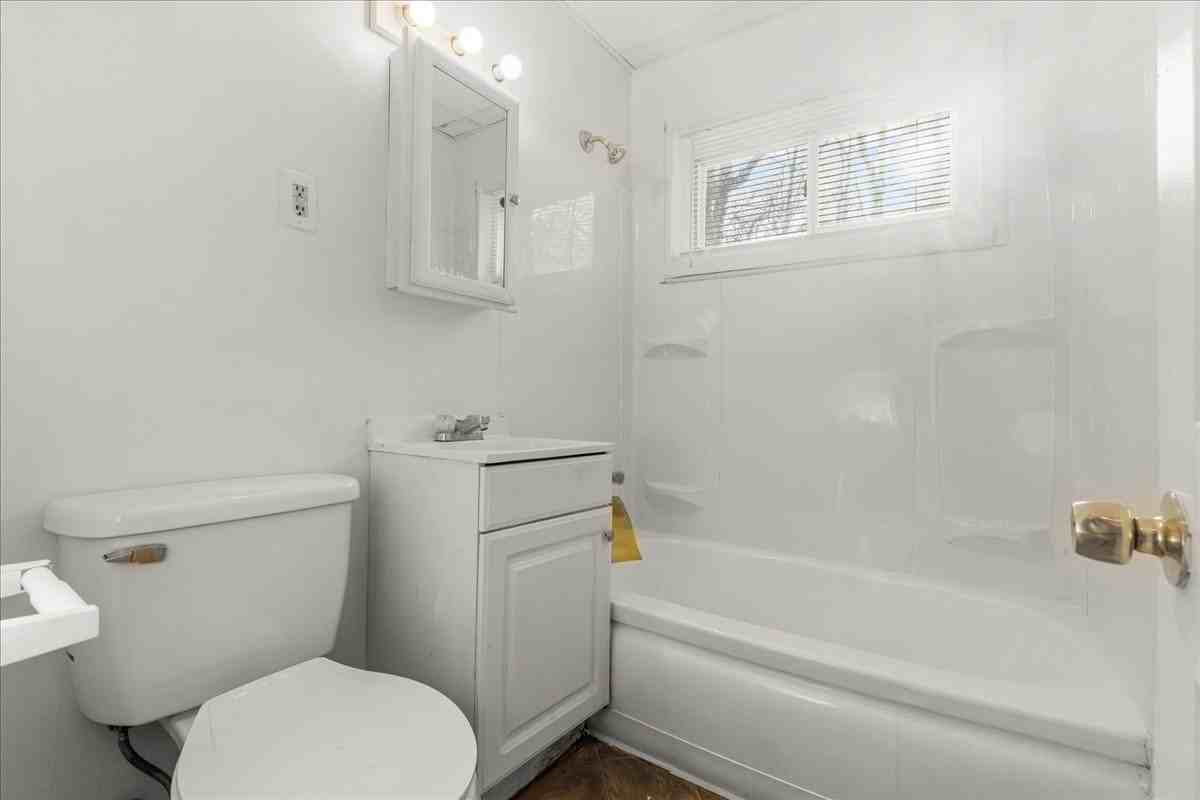 28 Crescent Dr #1 - Photo 7 of 39