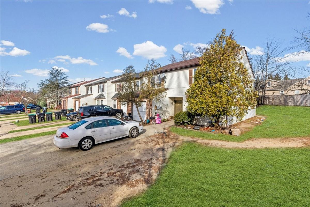 13 Hamlet Ct #A - Photo 2 of 41