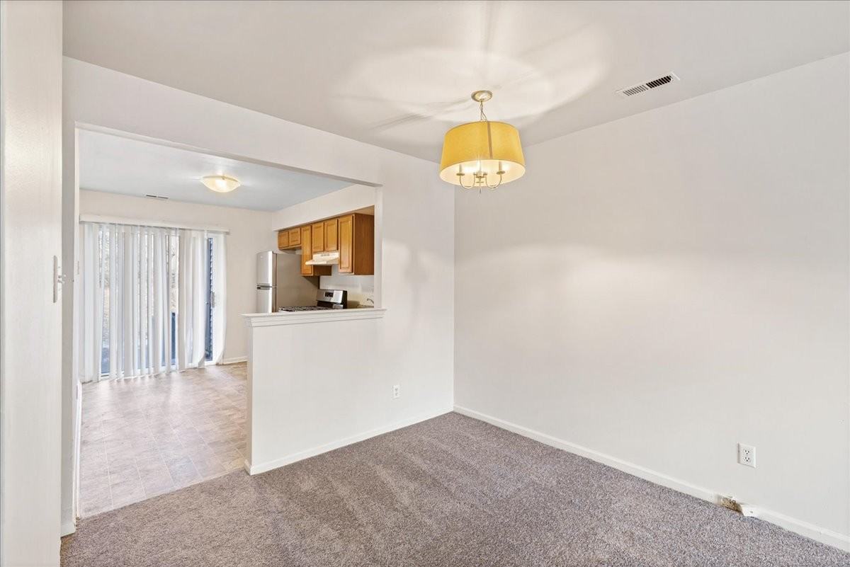 13 Hamlet Ct #A - Photo 7 of 41