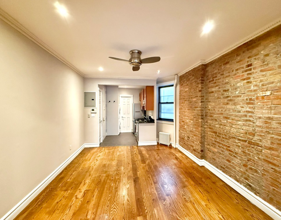 388 E 10th St #4C - Photo 3 of 7