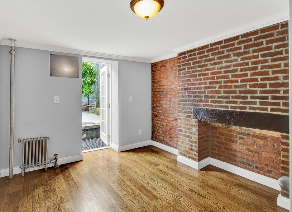 110 E 7th St #1W - Photo 2 of 9