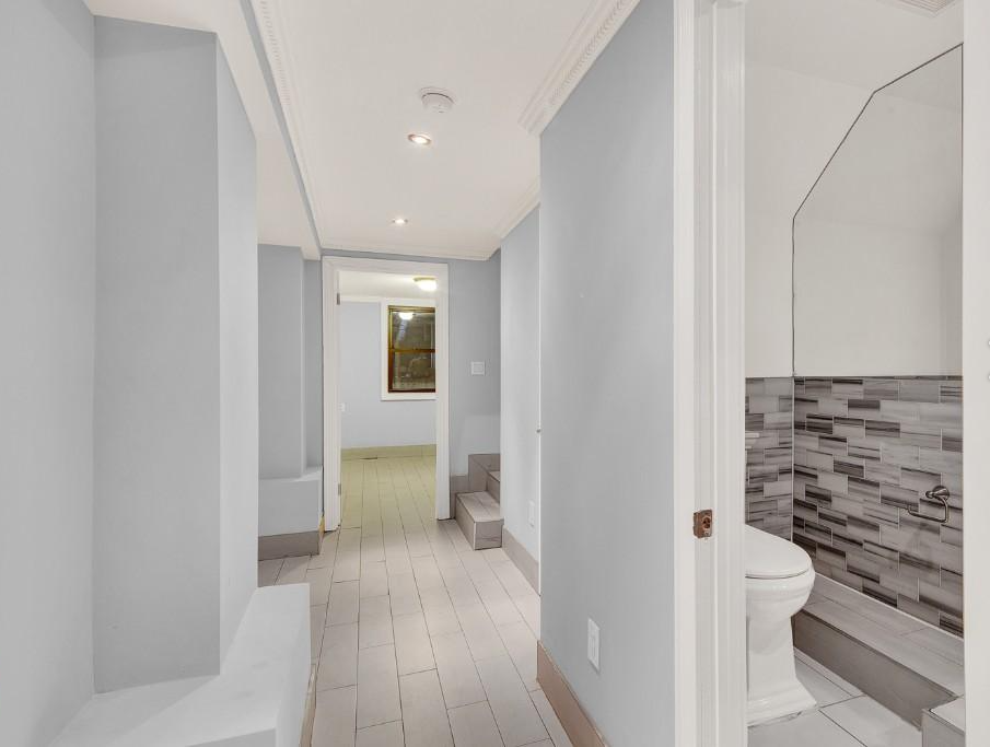 110 E 7th St #1W - Photo 7 of 9