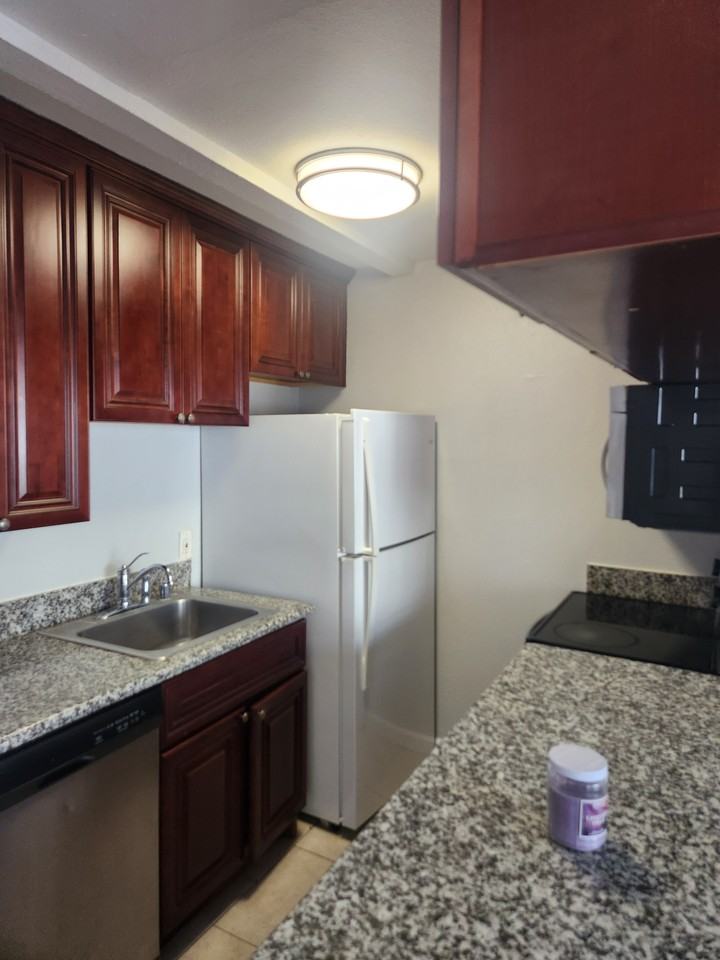 2626 Highland Ave #5 - Photo 7 of 8