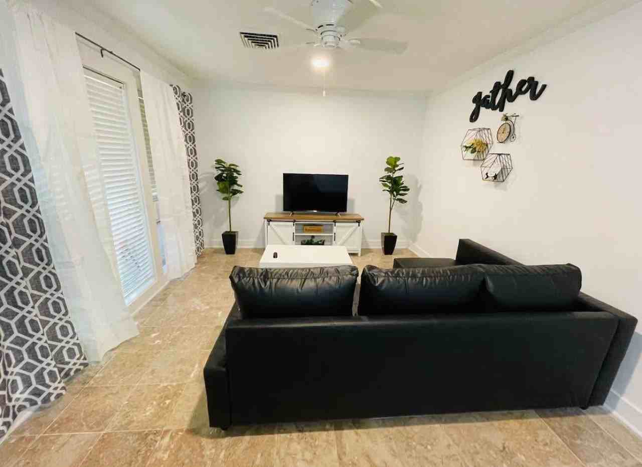 615 Executive Golf Villas #B - Photo 3 of 5