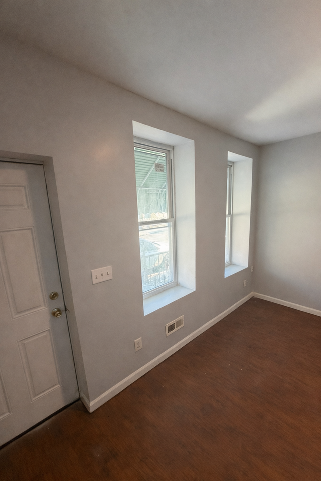 2132 N 32nd St #NA - Photo 4 of 20