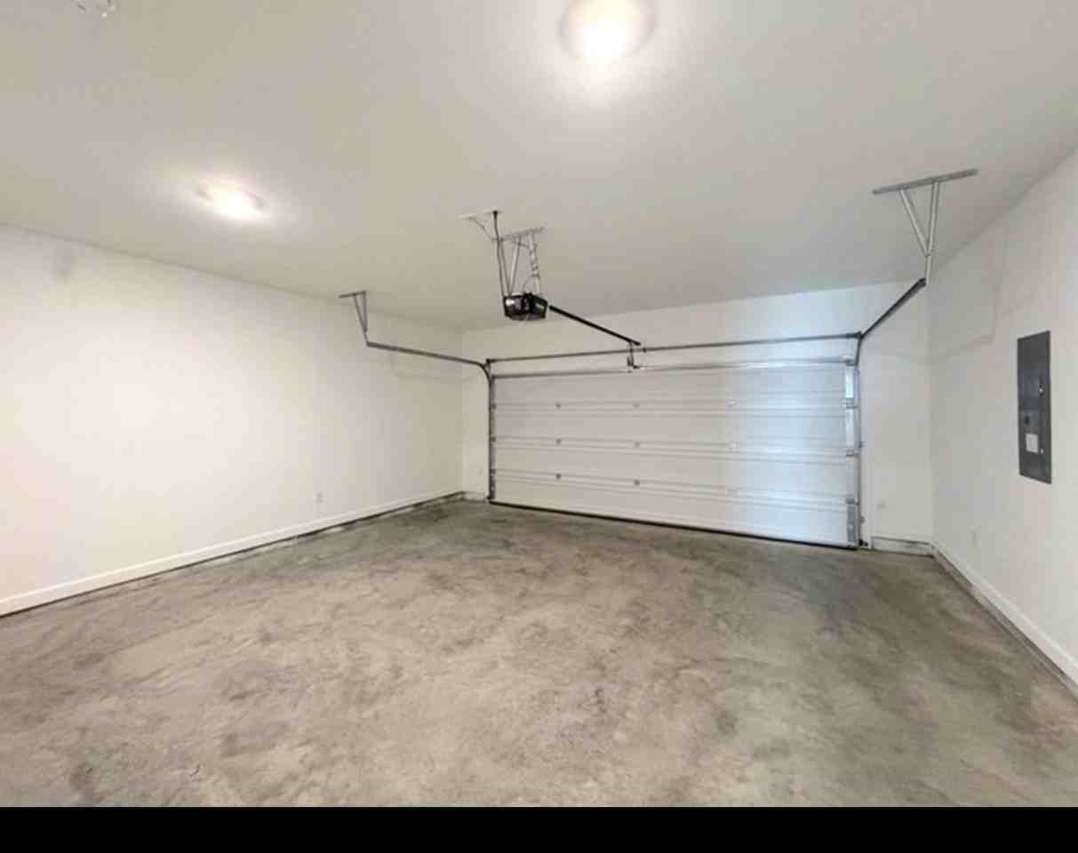 1728 Windsor Hill Ln #NA - Photo 4 of 16