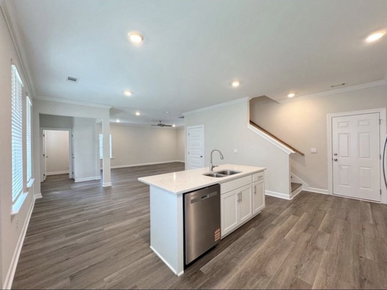 1728 Windsor Hill Ln #NA - Photo 5 of 16