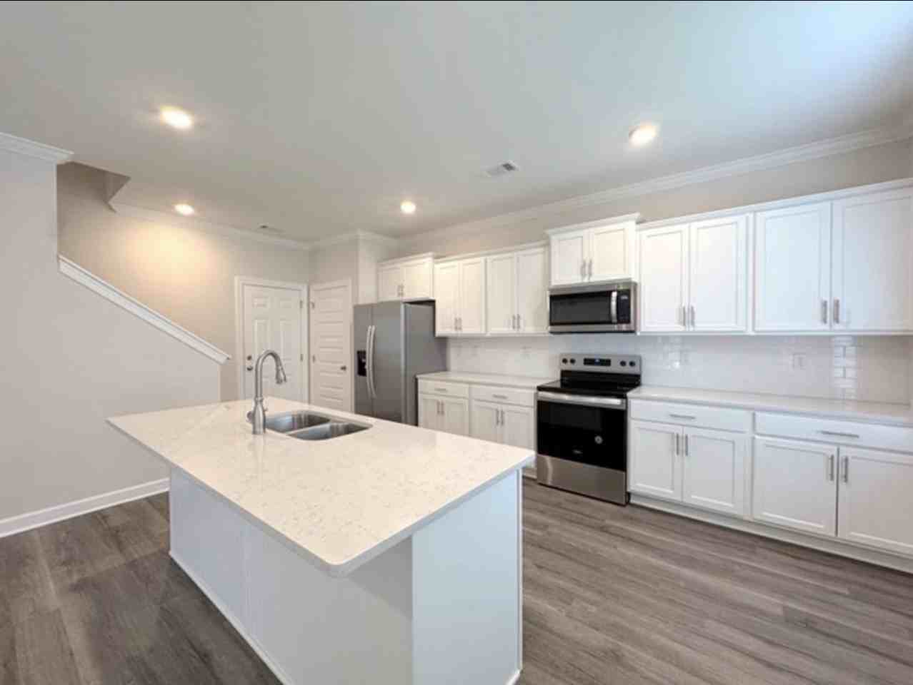 1728 Windsor Hill Ln #NA - Photo 6 of 16