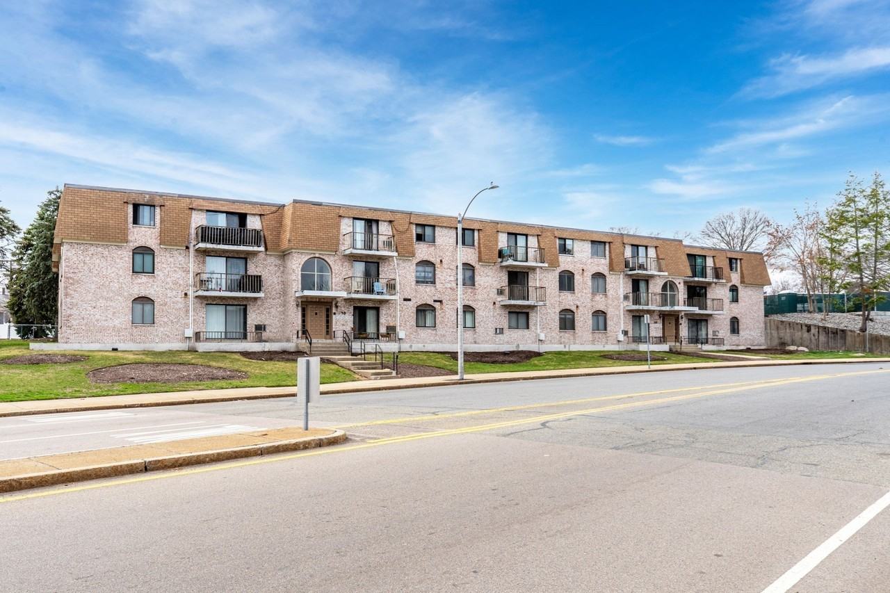 40 High St #205 - Photo 2 of 12