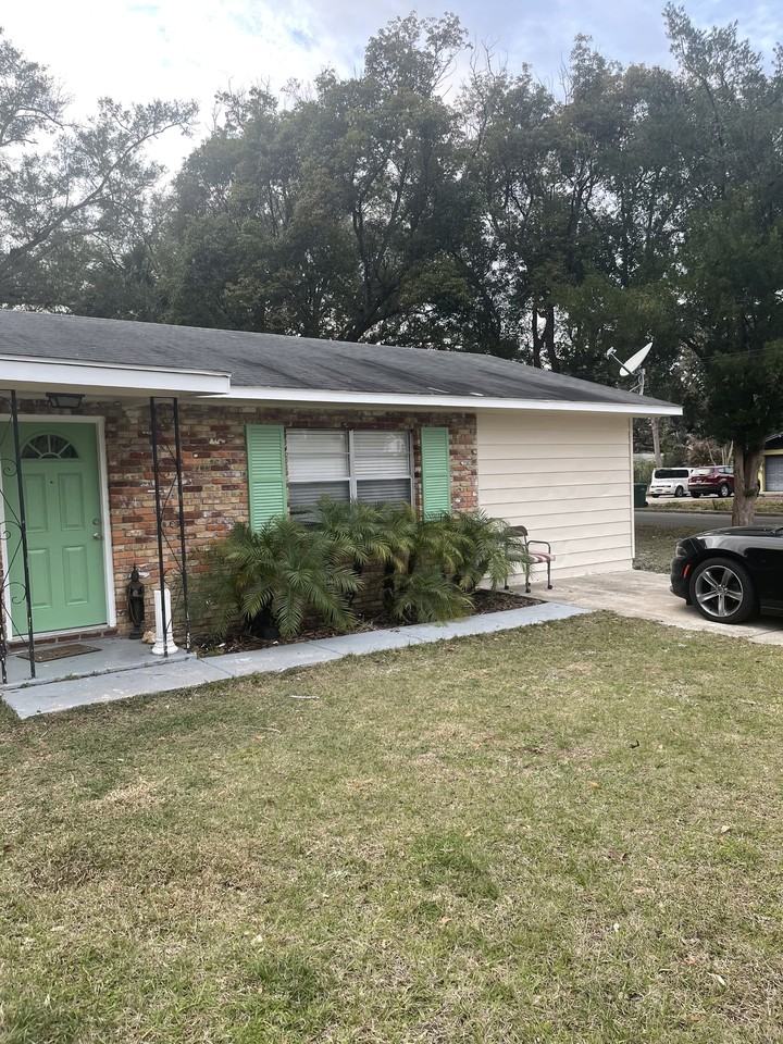 157 N Rhodes St #NA - Photo 2 of 21