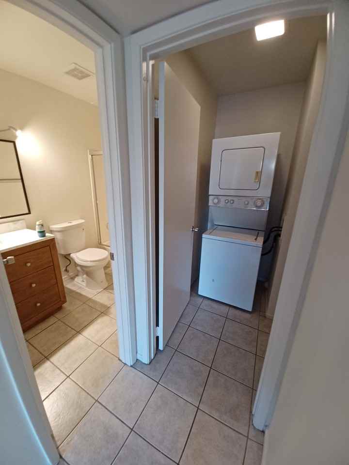 540 N May #2145 - Photo 7 of 13