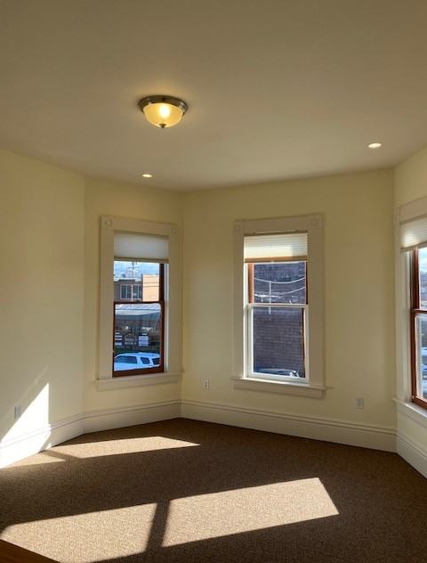 721 7th St #B - Photo 4 of 15