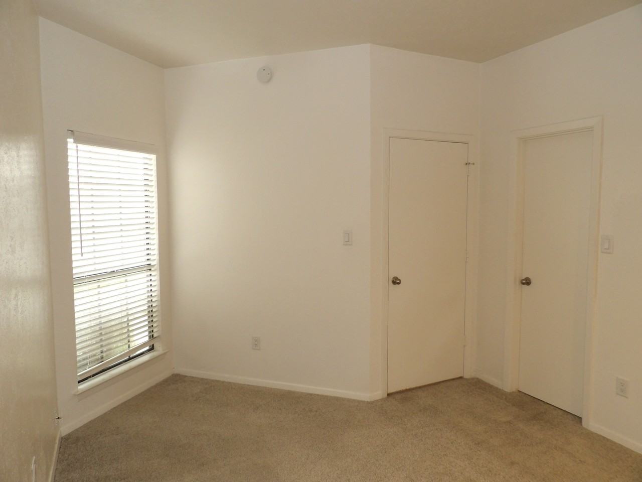 3909 Rawlins St #101 - Photo 6 of 13
