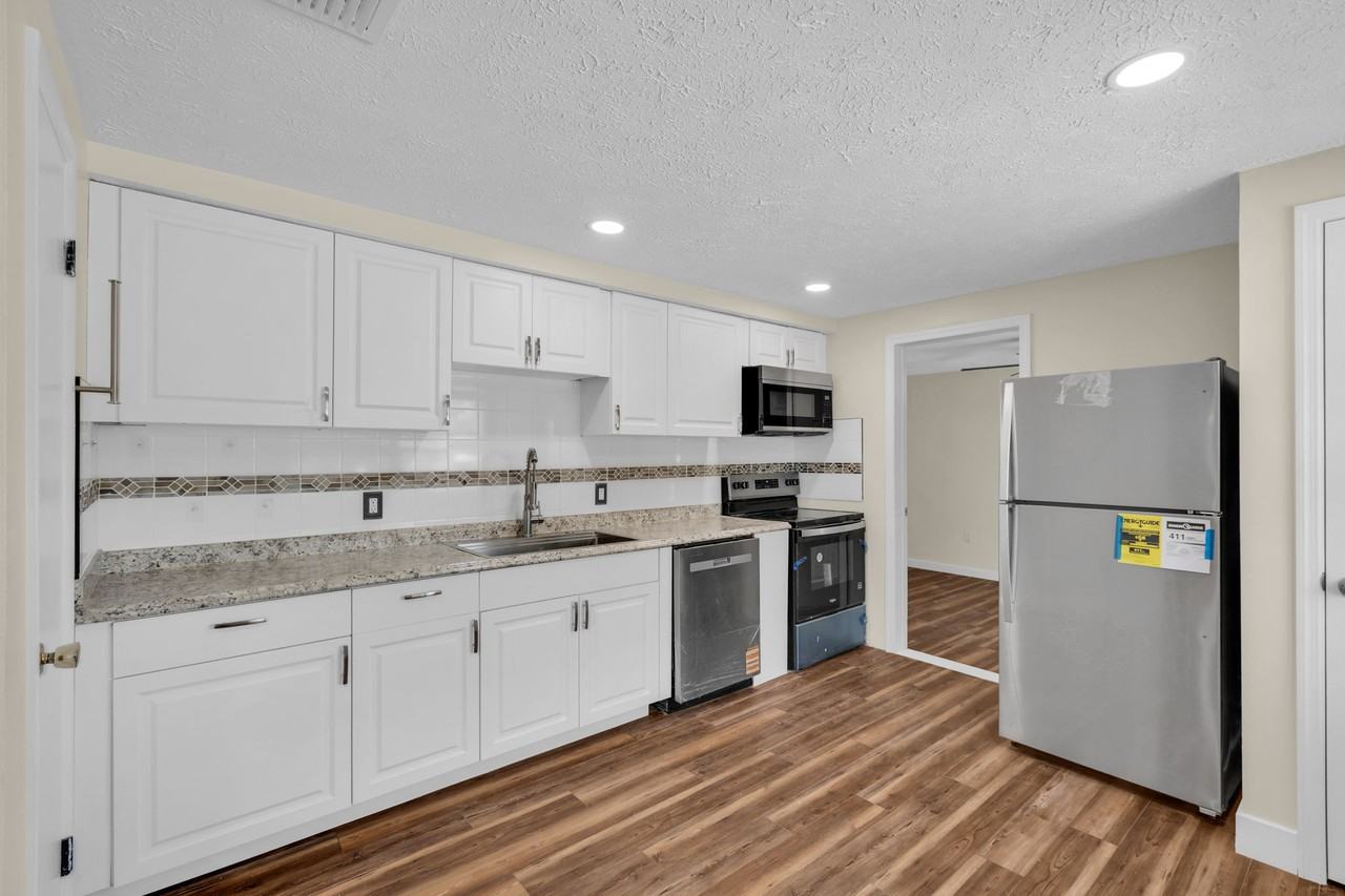 4233 Mesa Dr #NA - Photo 5 of 23