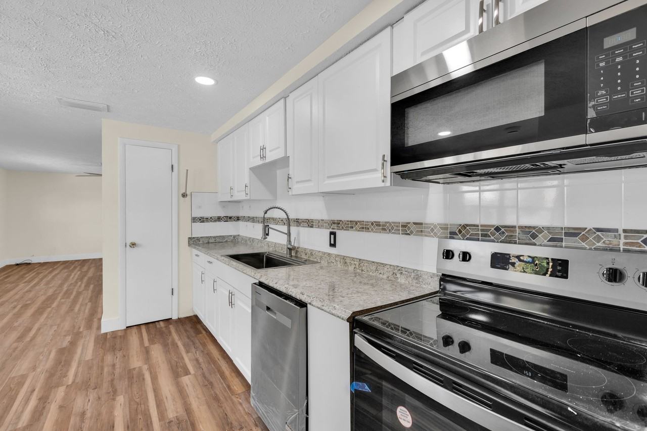 4233 Mesa Dr #NA - Photo 7 of 23