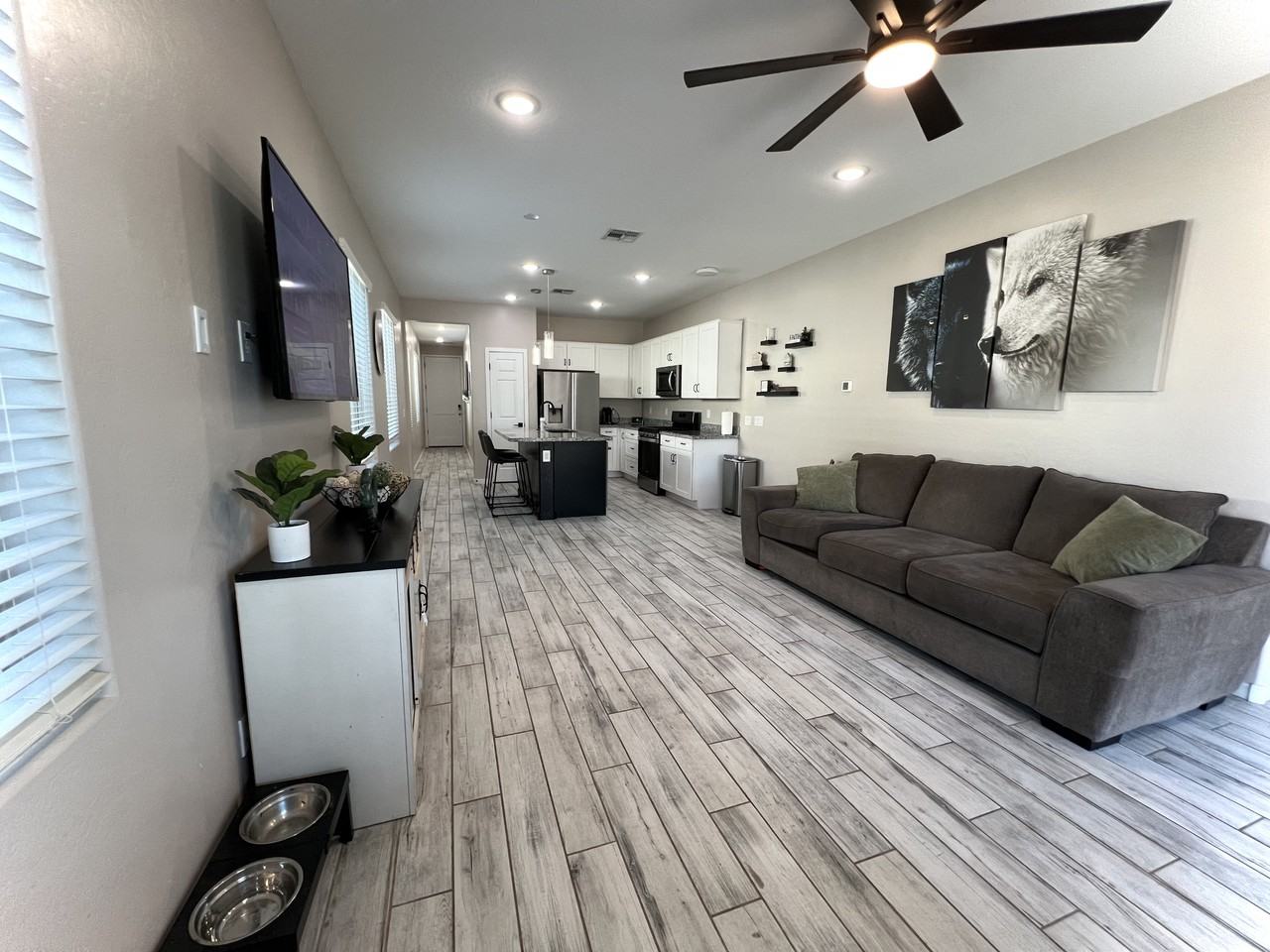 2126 N Marketside Ave #NA - Photo 2 of 18