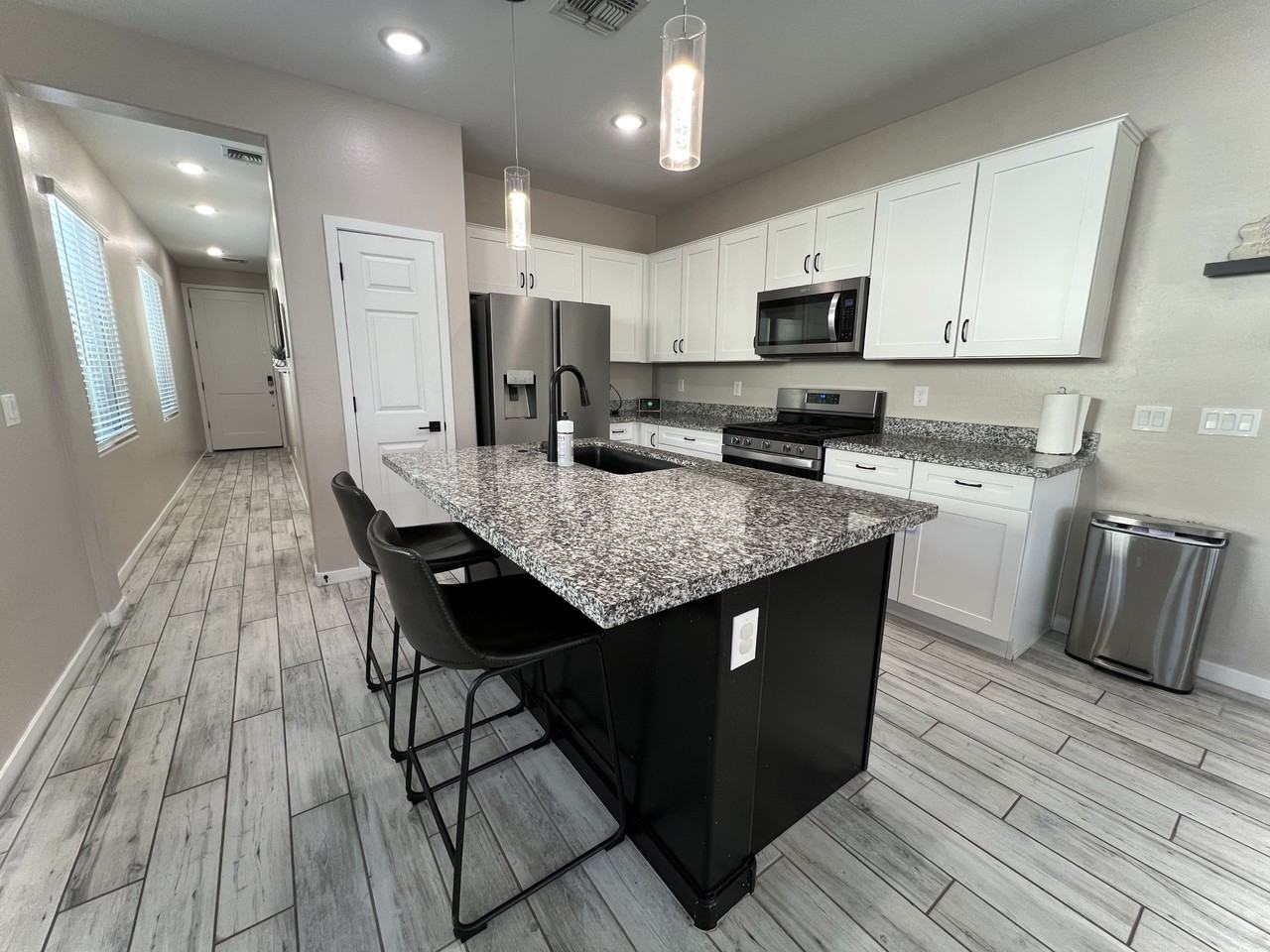 2126 N Marketside Ave #NA - Photo 5 of 18