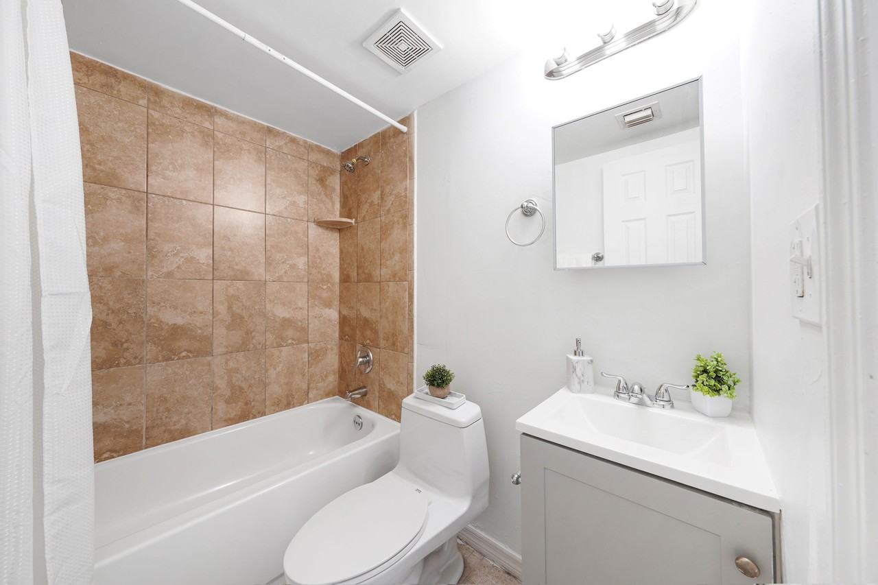 510 Nw 24th Ave #29 - Photo 2 of 13