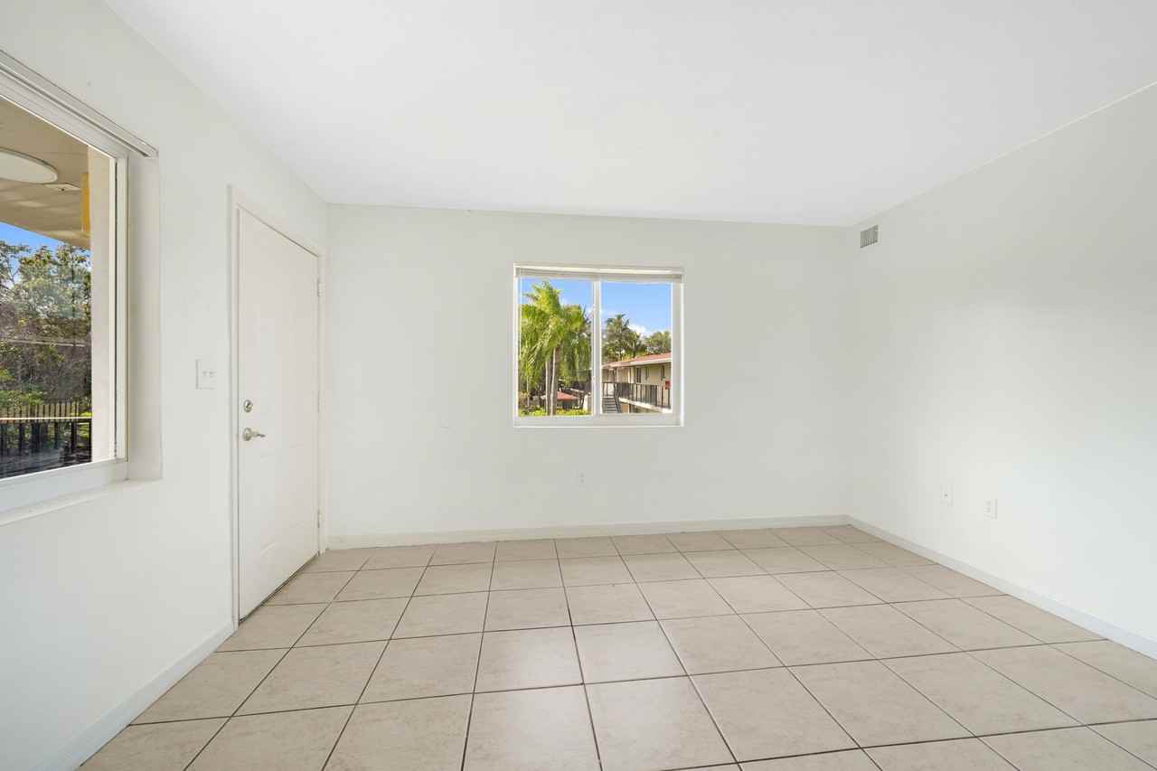 510 Nw 24th Ave #29 - Photo 7 of 13