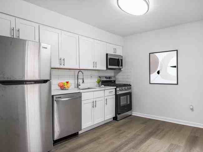 1405 Veterans Hwy #N8 - Photo 5 of 18