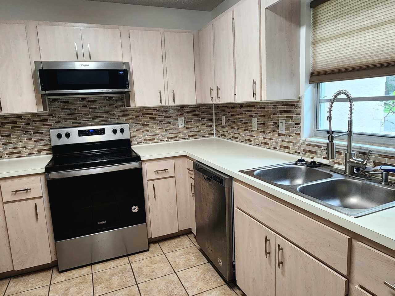 8437 Sw 90th St #C - Photo 4 of 9